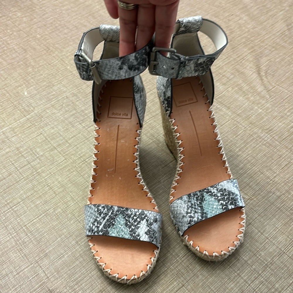 Women’s shoes